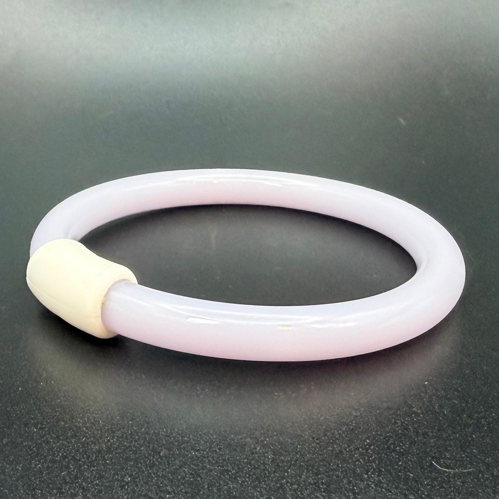 Vintage 1960s Lucite Bangle Lavender Light Purple 7.75 in